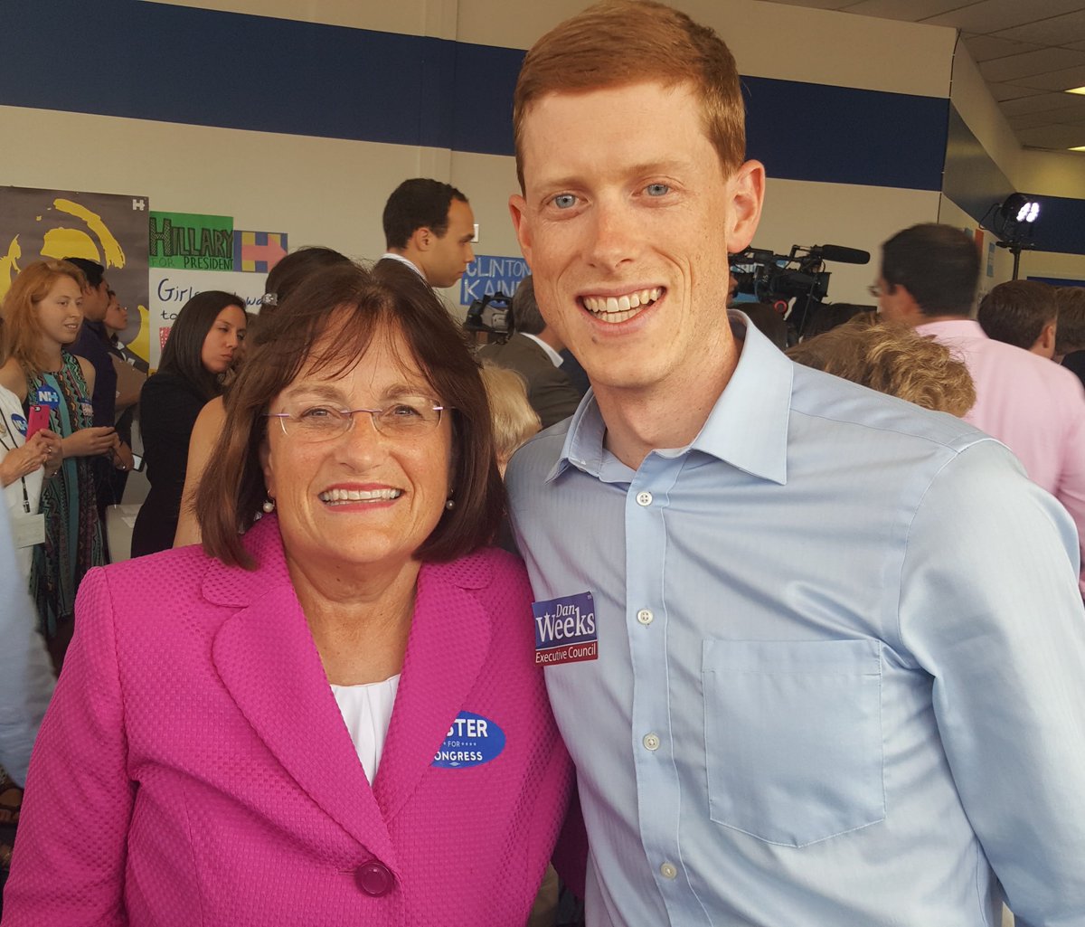 Weeks4NH's tweet image. Ready to make 2016 the year of strong women in Washington! Vote @HillaryClinton @Maggie_Hassan @AnnMcLaneKuster #nhpolitics #NHTogether