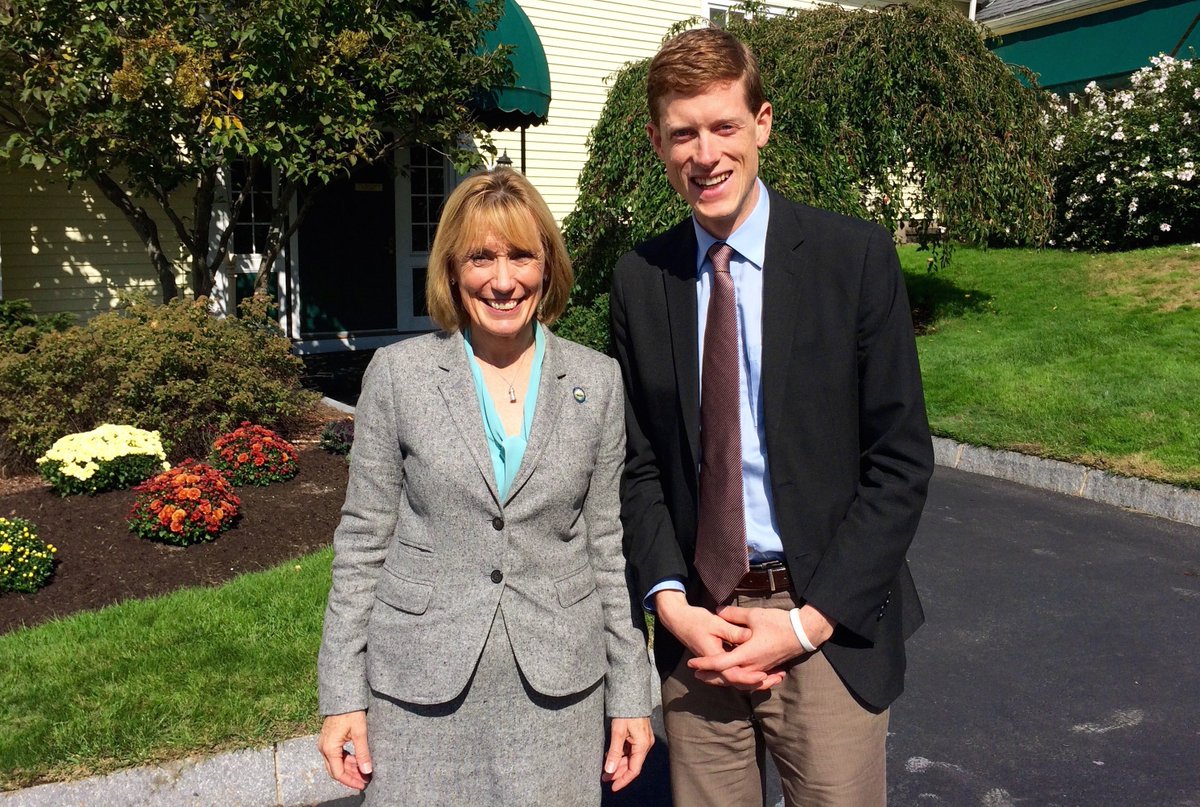 Weeks4NH's tweet image. Ready to make 2016 the year of strong women in Washington! Vote @HillaryClinton @Maggie_Hassan @AnnMcLaneKuster #nhpolitics #NHTogether