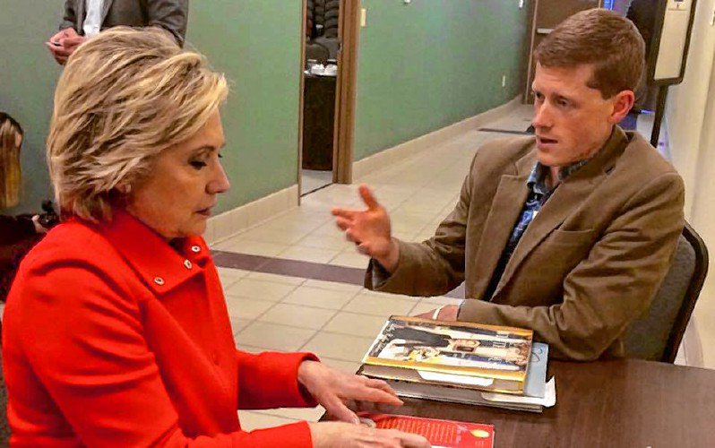 Weeks4NH's tweet image. Ready to make 2016 the year of strong women in Washington! Vote @HillaryClinton @Maggie_Hassan @AnnMcLaneKuster #nhpolitics #NHTogether