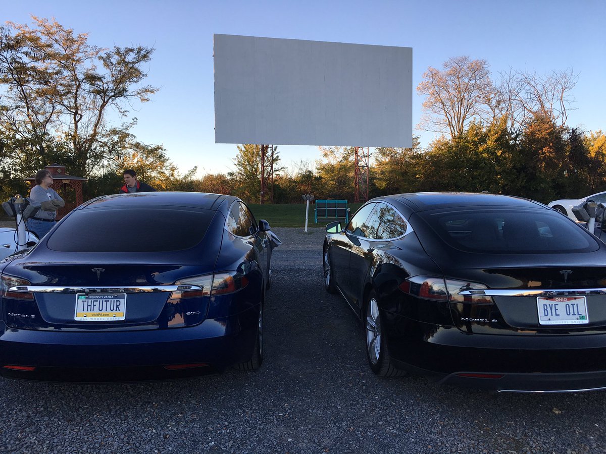 TeslaRoadTrip's tweet photo. #Tesla #Tailgating #FamilyDriveInTheatre #DrStrange #TeslaMotors #Drivefree https://t.co/zWijXh2aq8