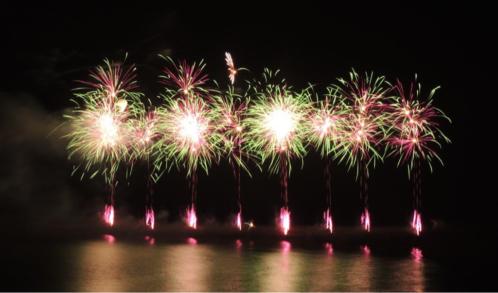 minxykate's tweet photo. #barryisland #fireworks #Barrybados #barryroundtable https://t.co/XD42jW6y81