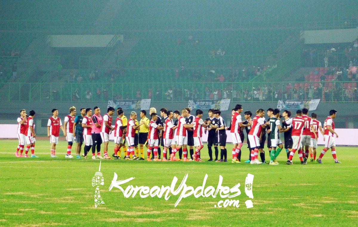 KoreanUpdates's tweet image. SH CUP 2016: A Fun Match of Two Countries’ Celebrities | @SH_ENTIndonesia koreanupdates.com/2016/11/06/sh-…