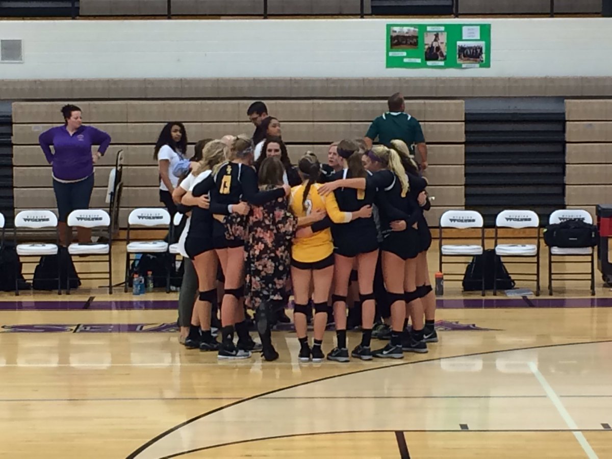 MissBrowerPE's tweet photo. DISTRICT CHAMPIONS!!!ππ #ZEVB #GoChix https://t.co/kKOlnElSy6