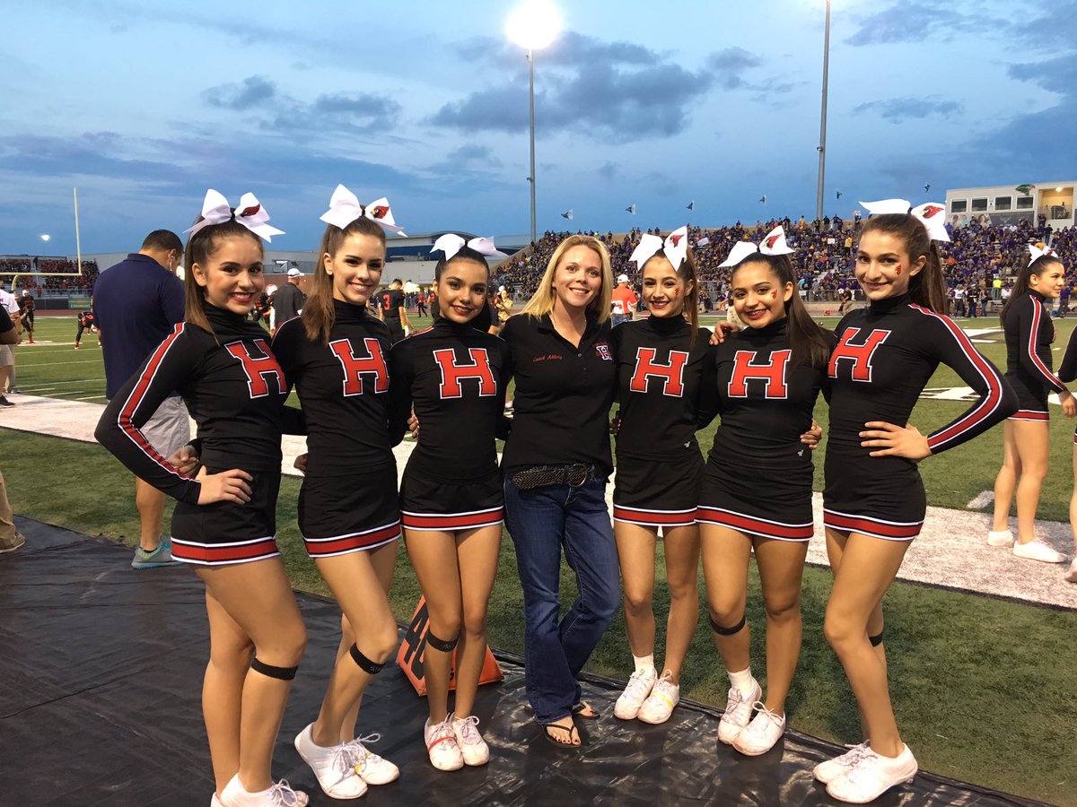 alburytiffany1's tweet photo. Battle of the Arroyo 87 #CSND #HHSCheer #BOTA2016 #HCISDproud #Wearehcisd https://t.co/QpTIsLtIQS