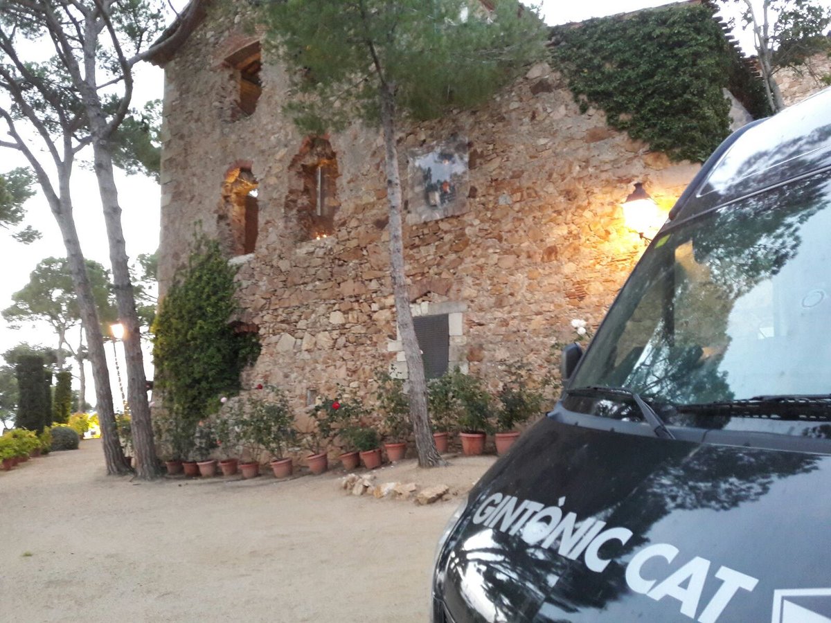 Treballant amb <a href="/NanduJubany/">Nandu Jubany</a> a #ElConventdeBlanes sabem que el servei sortirà perfecte! #cateringcocteleria #cocteleria #cocktail #casament