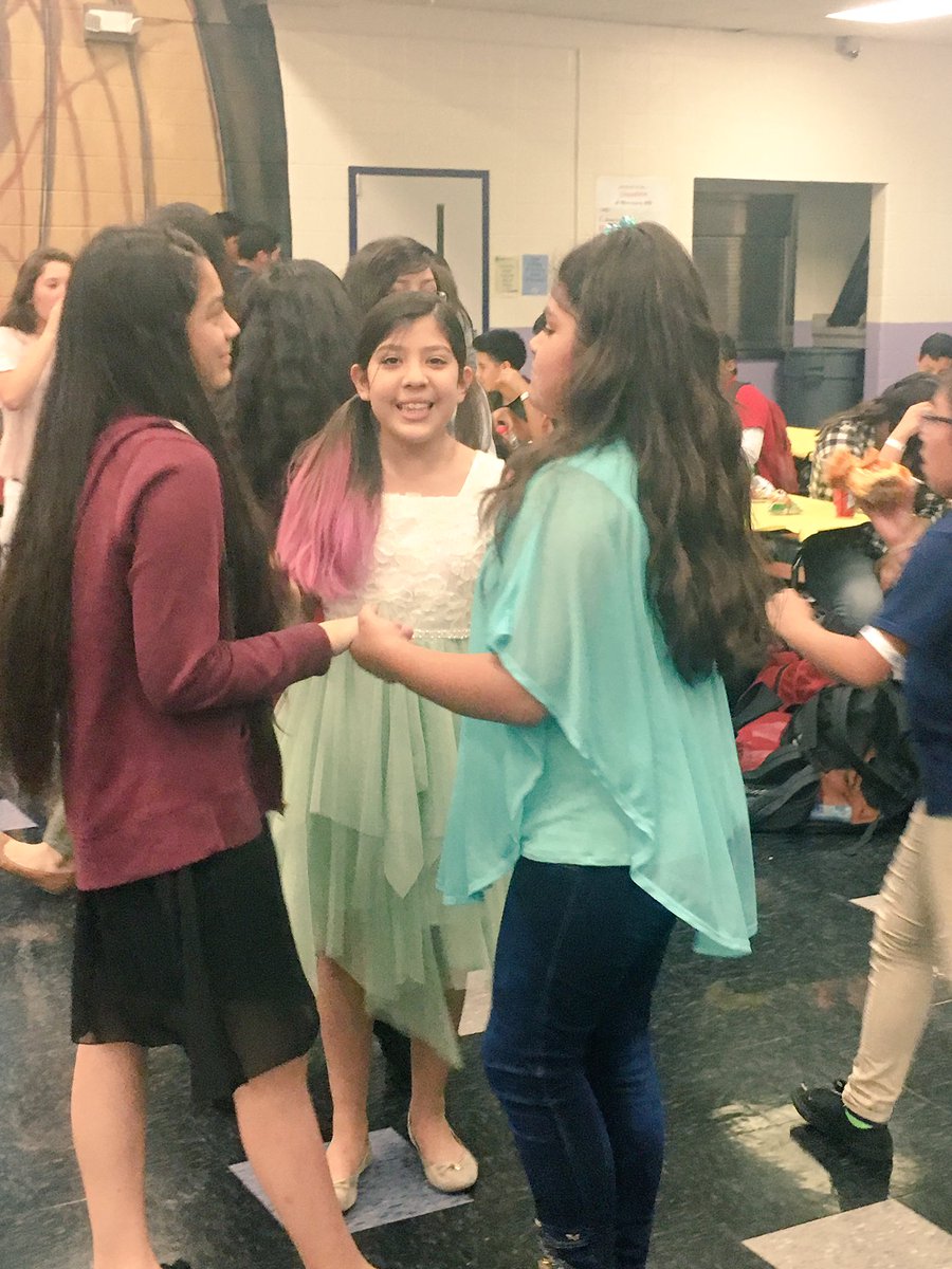 WIStevensonMS's tweet photo. Stevenson MS #2016Homecoming Dance! https://t.co/sguQnzhIN3