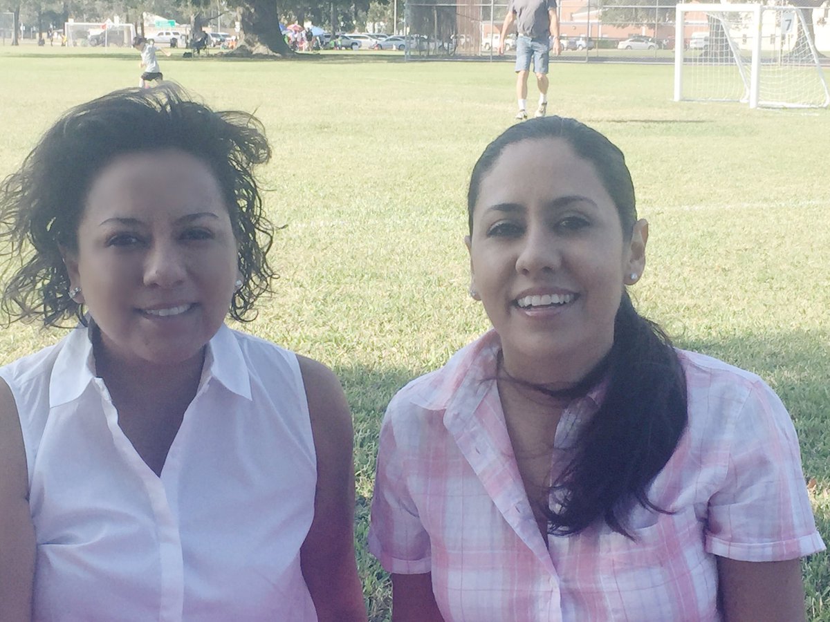 MaruMD1's tweet photo. Esta es una de mis mejores amigas de mi vida, a veces quiere ser mi mamá, pero la mando a volar y la quiero #Houston2016 https://t.co/XlwDkAM9BA