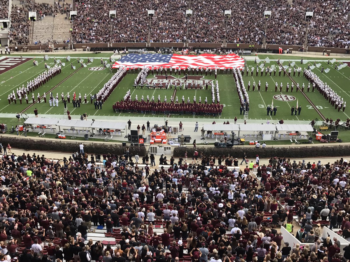 GetBMG's tweet photo. Another great halftime show from the @maroonband https://t.co/ep42tcHV4R