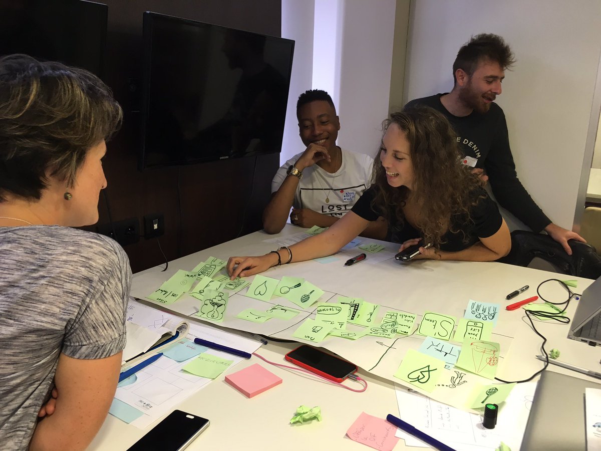 NicoMontanard's tweet image. L'étape du Story Board de projet #designthinking #SwitchUpChallenge #Rencontres #Marseille