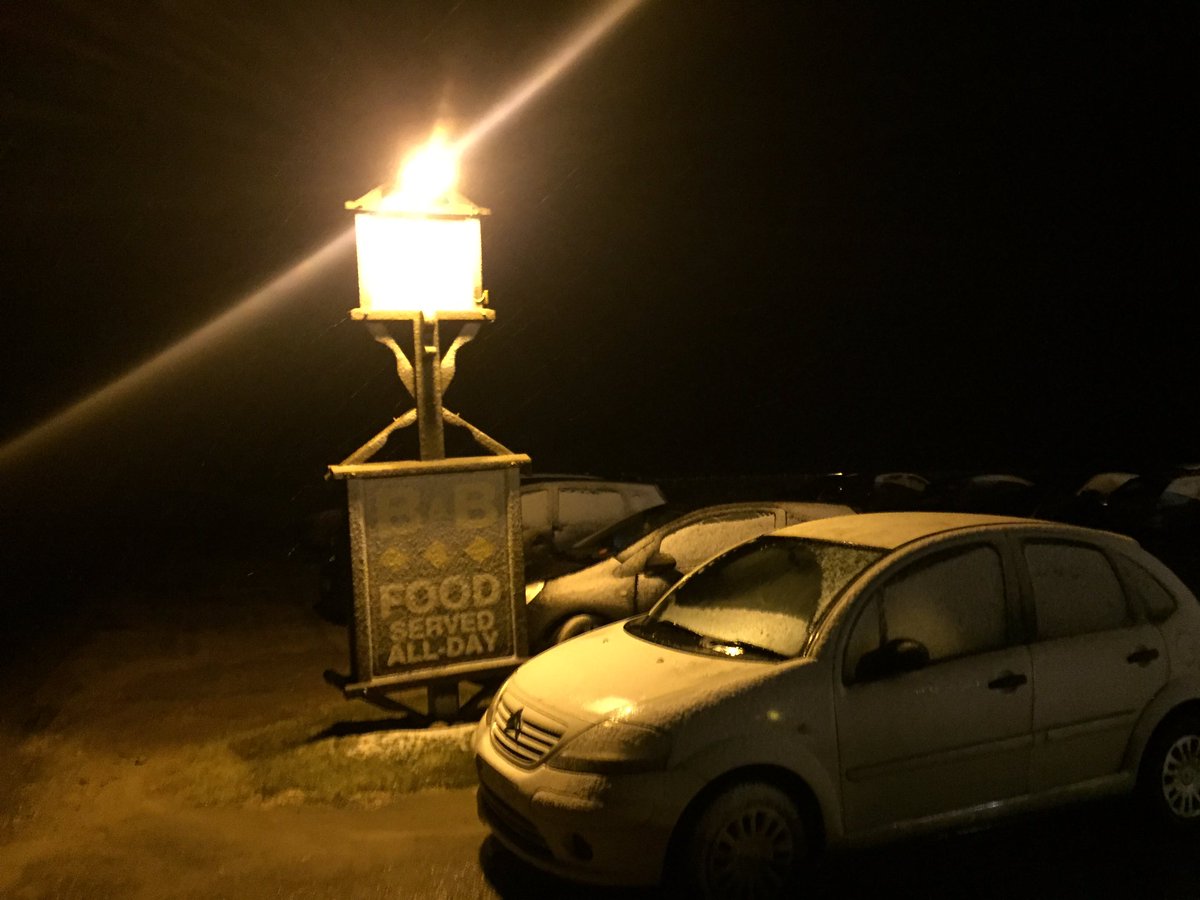 northyorkswx's tweet image. Small covering of snow at Lion Inn in the #NorthYorkMoors @rosellacottage @YorkWeatherStn @juliatetley @WinterExpert @liamdutton @Abbiedew