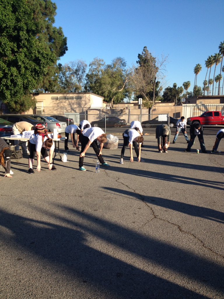 LaRaidergal's tweet photo. The #community came out today in #vannuys to help make our city cleaner and informed https://t.co/vP1r2cmThj