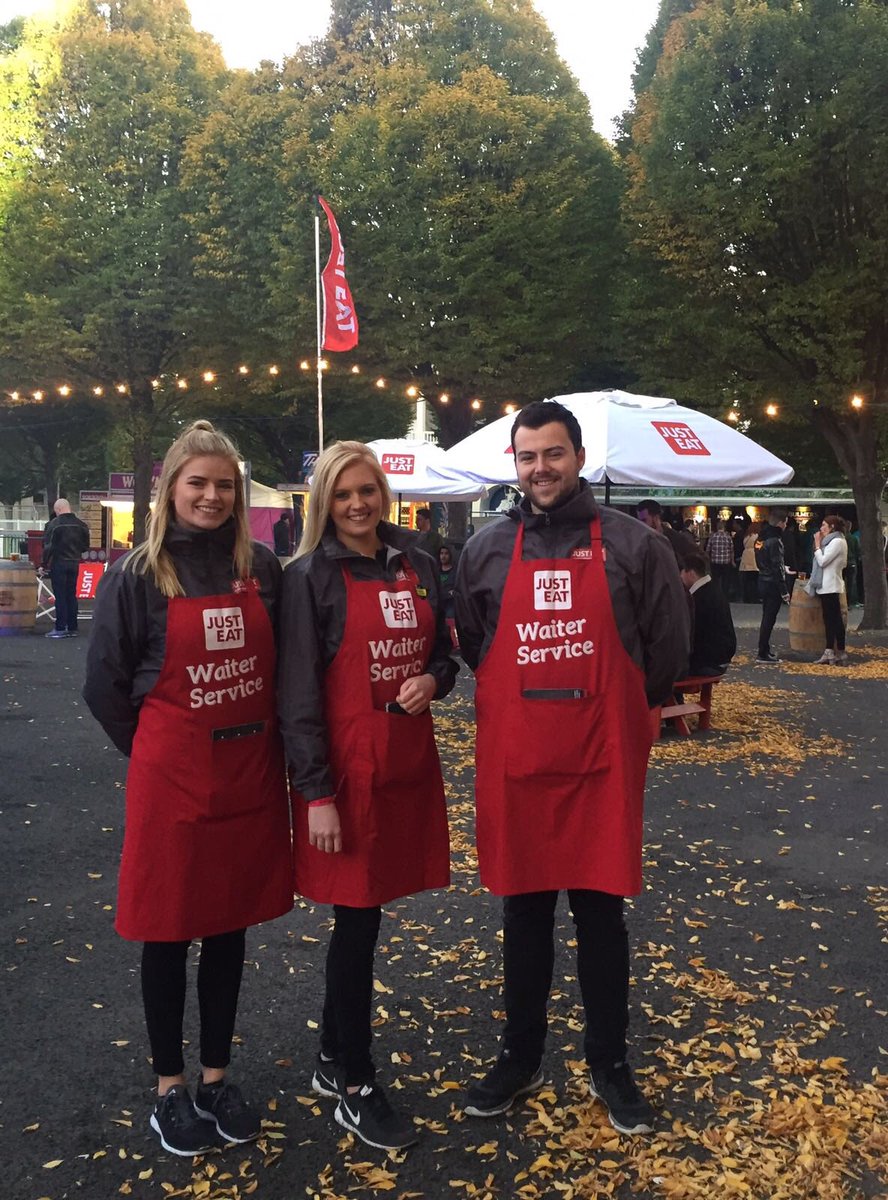 VerveLiveAgency's tweet photo. The waiters might be cold, but the food is hot at #MetropolisFestival . Grab some food from the @JustEatIE waiters! #shhhthehunger https://t.co/aCRx8HM1xP
