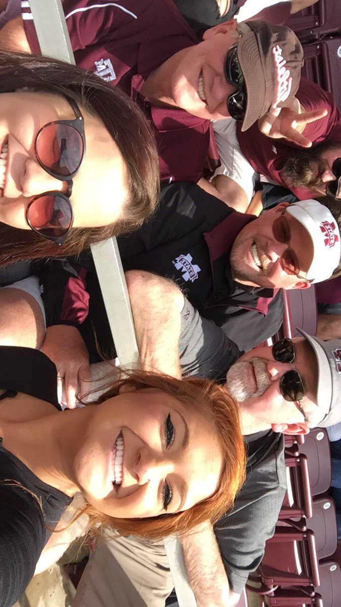 mollGbro's tweet photo. #hailstate #blackout # #beatanm #pickmine https://t.co/L7hzUZKiB2