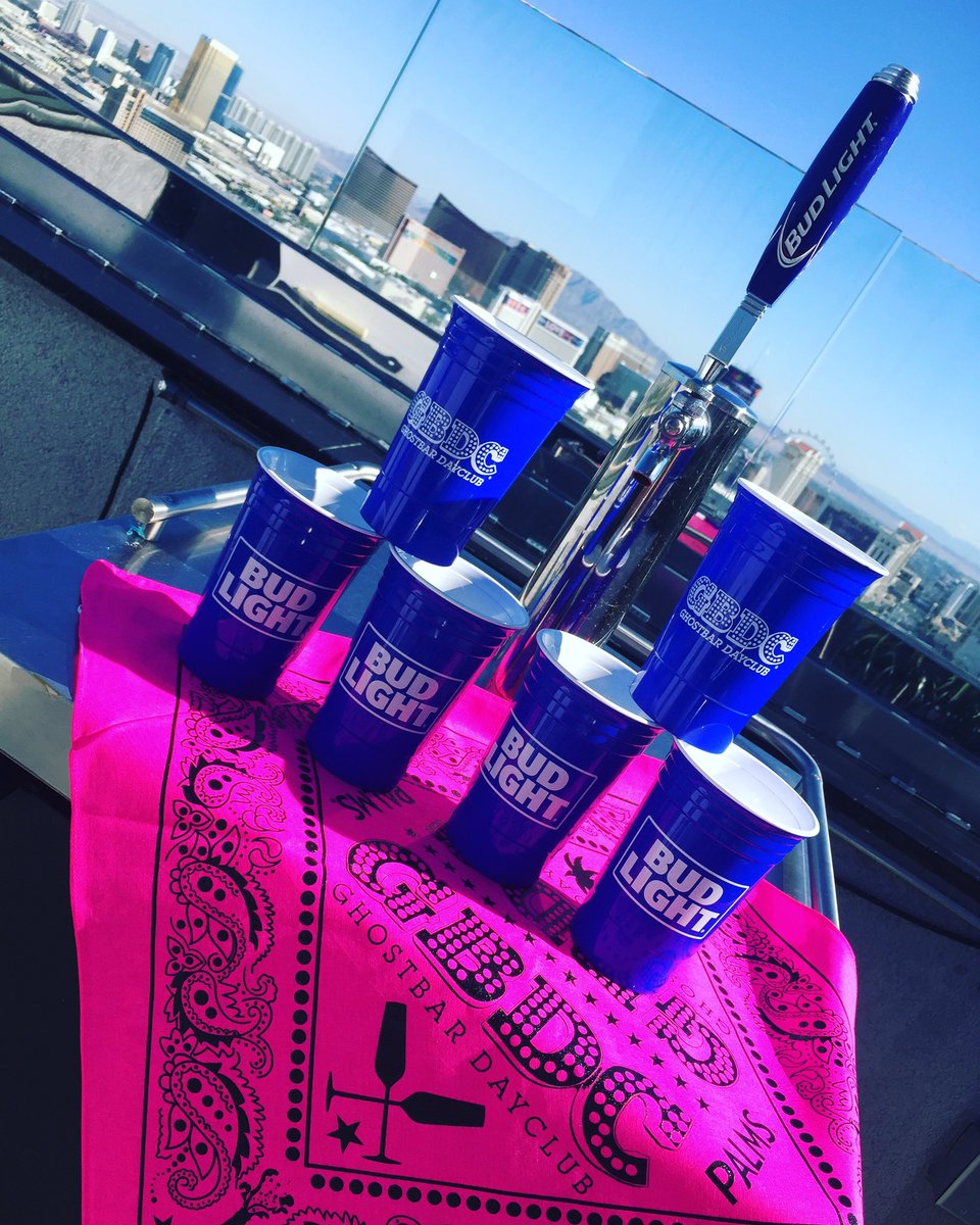 ghostbarLV's tweet image. Open @budlightlv Keg at #GBDC from 1-2pm today!