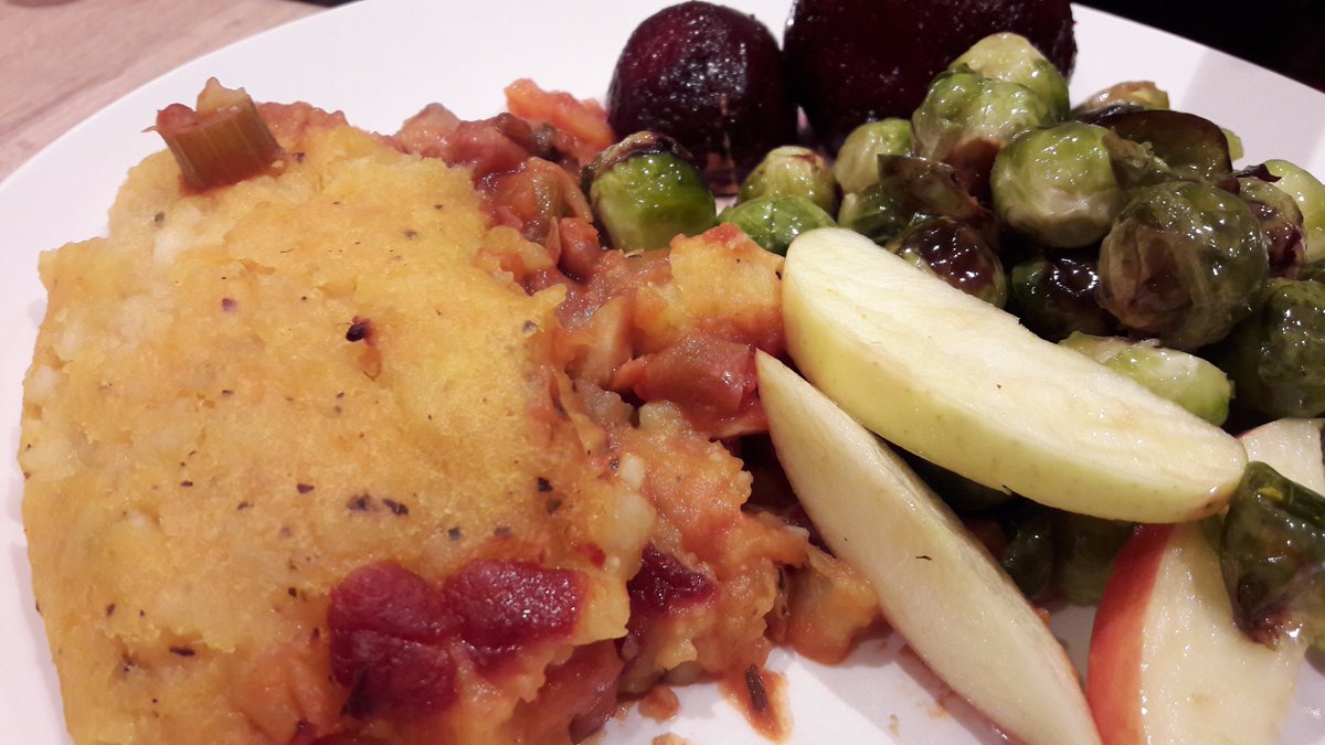 VeganOlive1's tweet photo. A weird salad but it works brussel sprout & apple, great with #Shepherdless pie & my favourite #Beetroot #Veganfood #Whatveganscook #Vegan https://t.co/ge1Ayd6pe9