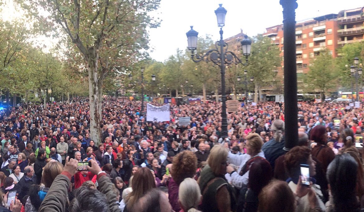 joan carles march (@joancmarch) on Twitter photo Tras #2hospitalescompletos: imprescindible invitación al #diálogo, a buscar #soluciones con la palabra  la argumentación y ls buenas razones Tras #2hospitalescompletos: imprescindible invitación al #diálogo, a buscar #soluciones con la palabra  la argumentación y ls buenas razones