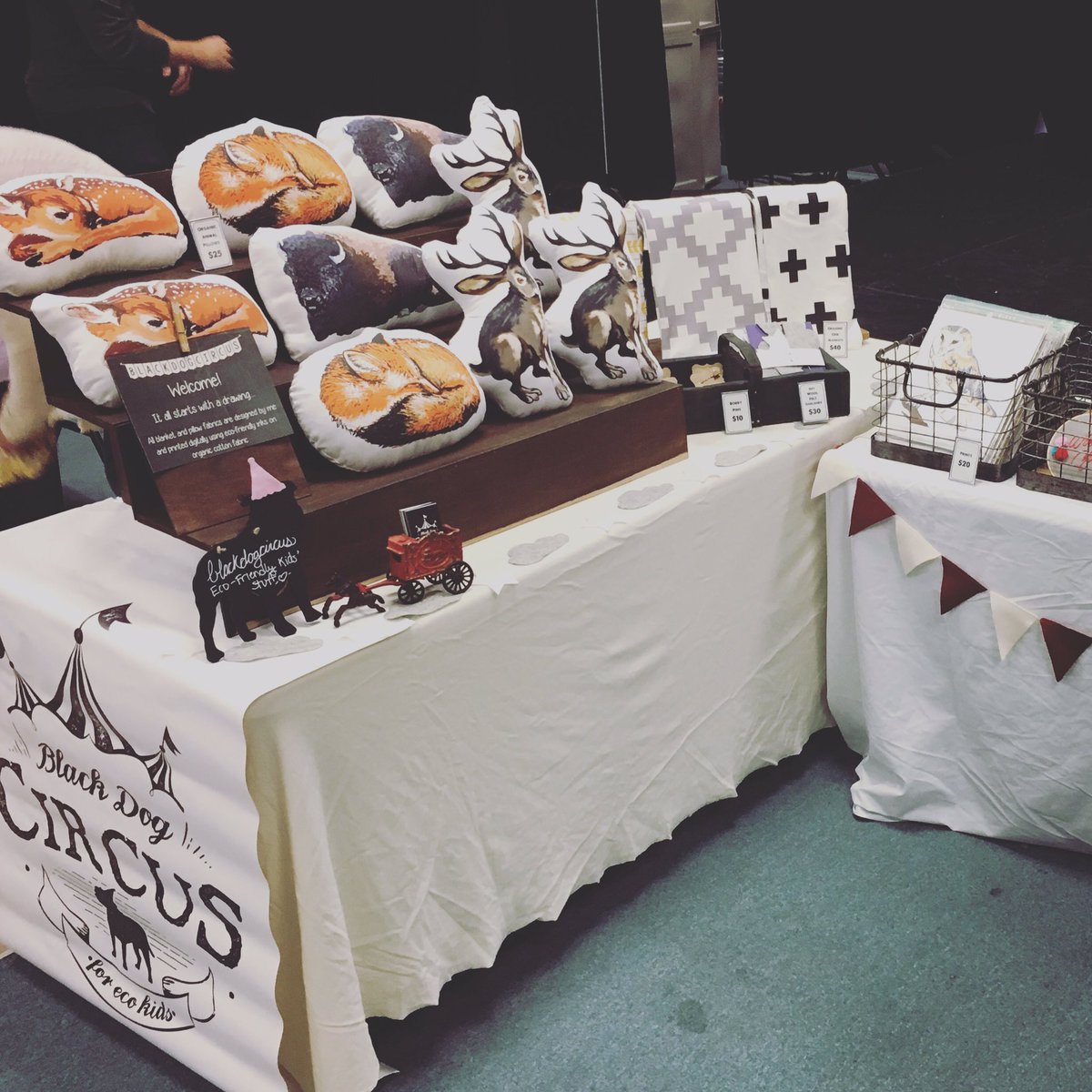 blackdogcircus's tweet photo. Stop in at #gatherforgoodmarket today until 6! https://t.co/Zf9JbgWnCS