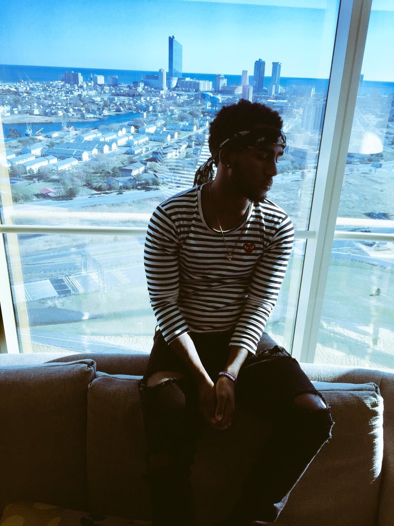 TrueDreamJuan's tweet photo. ZADDY gone pull up..🎈 https://t.co/RiQOmz0fiG
