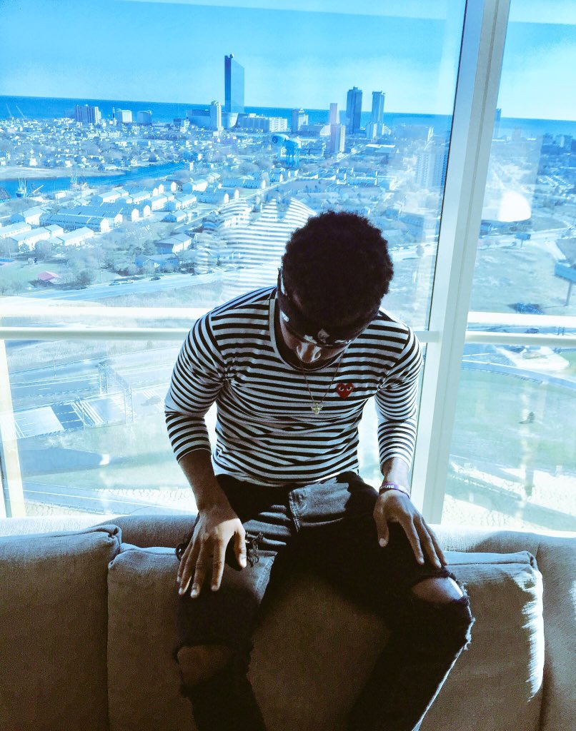 TrueDreamJuan's tweet photo. ZADDY gone pull up..🎈 https://t.co/RiQOmz0fiG