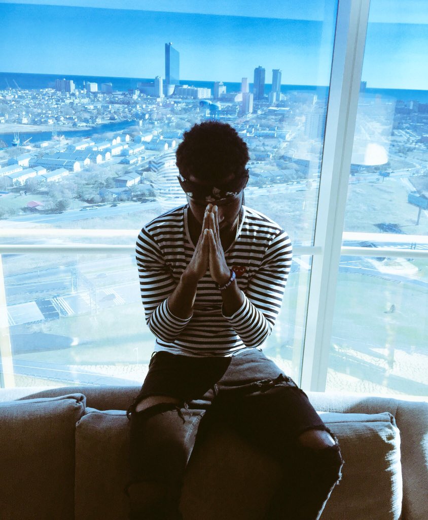 TrueDreamJuan's tweet photo. ZADDY gone pull up..🎈 https://t.co/RiQOmz0fiG