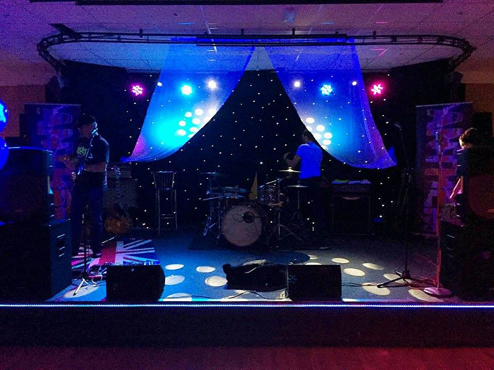 anthemrockdevon's tweet photo. All set up and ready to rock Ladram Bay! Have a great evening everyone. #anthemrockdevon #Nov5th #devon #music #fireworks #BonfireNight https://t.co/deBvkOEPVo