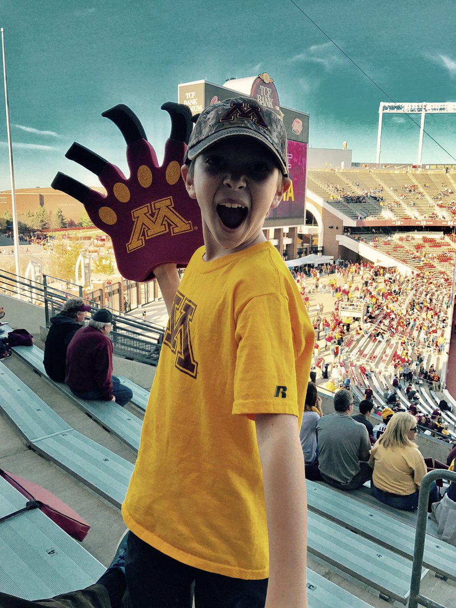 mnandi's tweet image. #gophergameday #FacesofFearlessMN