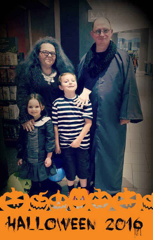 The Pike's spent Halloween as The Addam's Family