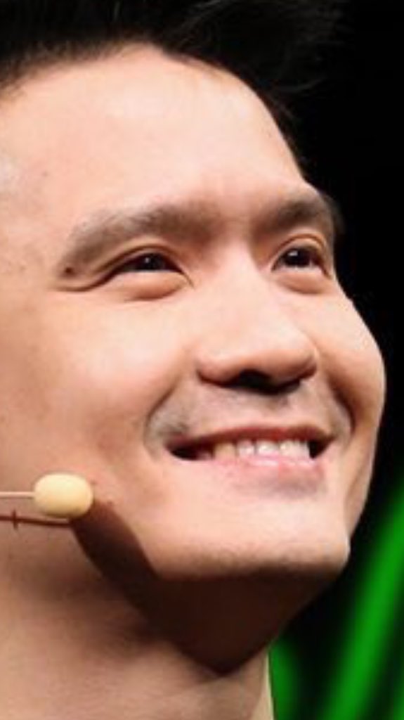 up_faces tweet picture