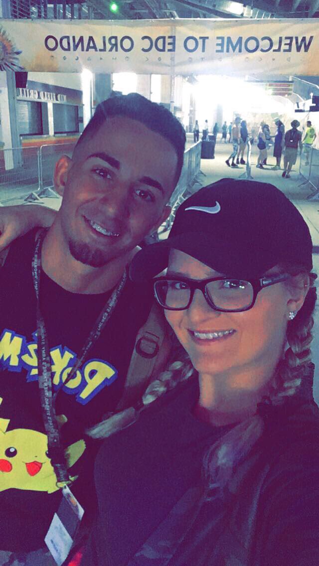 yesicadtirado's tweet photo. #EDCOrlando2016 ✨💟⚡️🍭💎 https://t.co/A7HWGxeFYo