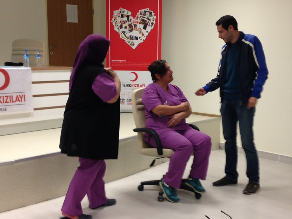 Kızılay Haftasının son etkinliği Yenişehir Huzurevindeydi Hastabakıcılara iletişim becerileri eğitimi