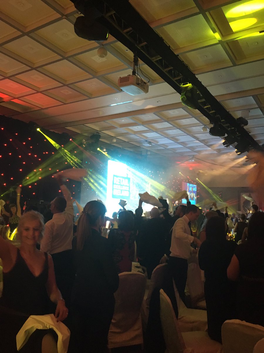 equipetstores's tweet photo. Great craic this singing chef!  @RetailExIreland @EquipetOnline #thisisretail https://t.co/at6JFHvXEK