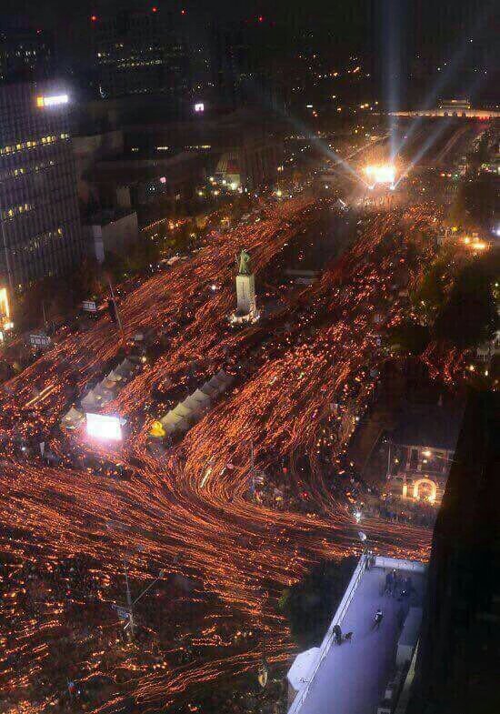 이제는 진실이 거짓을 몰아낼 시간
이제는 세뇌된 가치를 벗을 시간
너와내가 존중하고 존중받으며 숭고한 대한민국인으로 거듭날 시간
양심을 판 자들이 자리에연연
버티다가,숨어 모략질하다가 몽땅
뽑힐 시간입니다