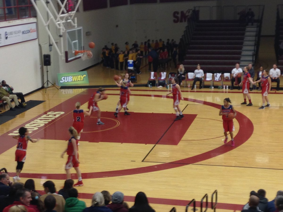 allan_april's tweet photo. #AUSBBall action as 4x defending champs @SMUHuskies take on @AcadiaAthletics! Game tips off in 5 catch the action live on @TV1_ca Ch 1 &amp; 401 https://t.co/jvkCHtt6Ky