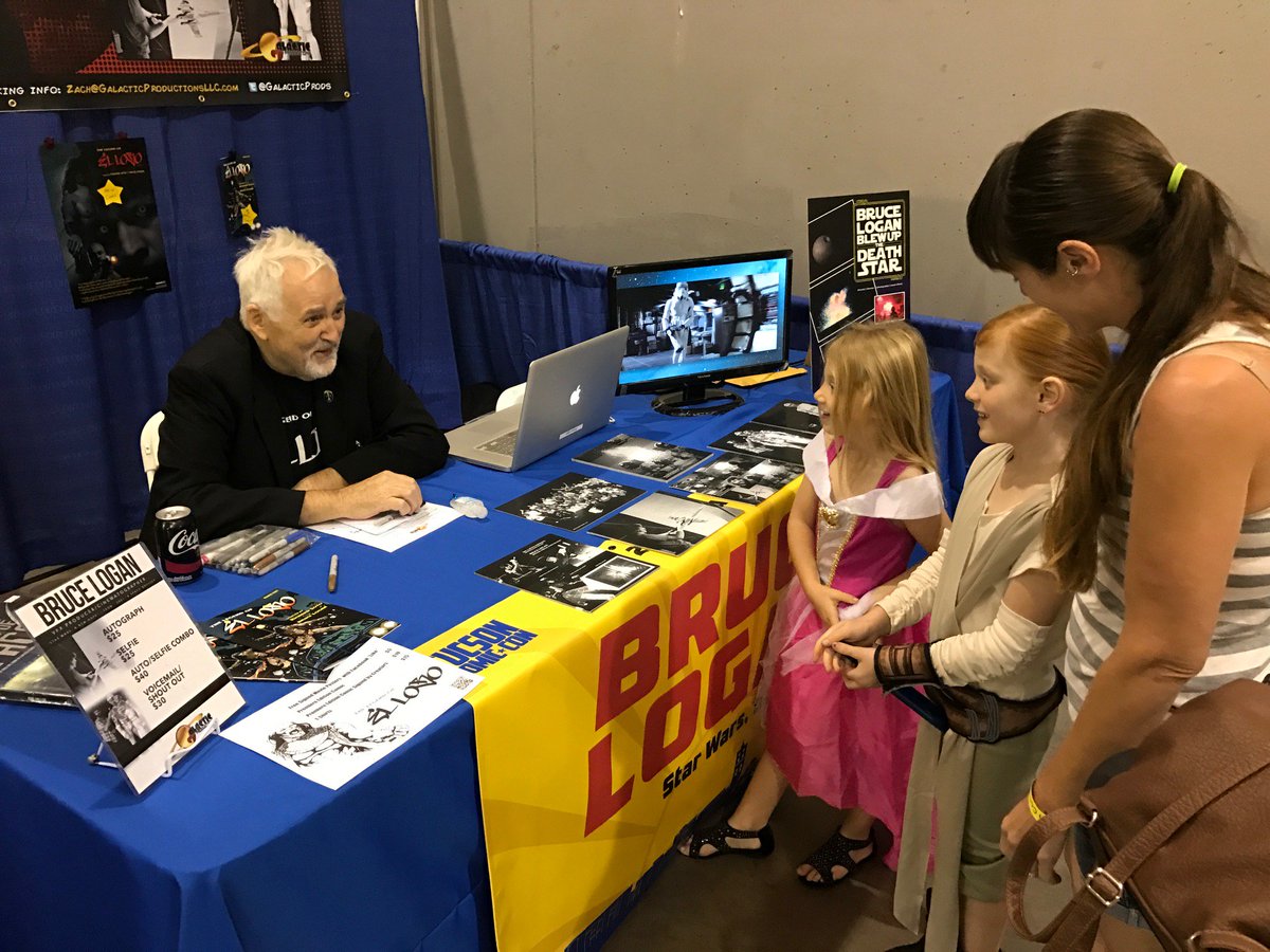 TucsonComiCon's tweet photo. #TCC9 in full swing! Come on down! https://t.co/HaqNQKu157