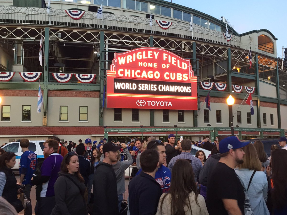 tootsntots's tweet photo. Went to wrigley today to chill for 5hrs. Was so cool to see Chapman,szczur,contreras,solar,strop,Theo,hoyer and catching coach borzello. https://t.co/7kzsRNSf8a