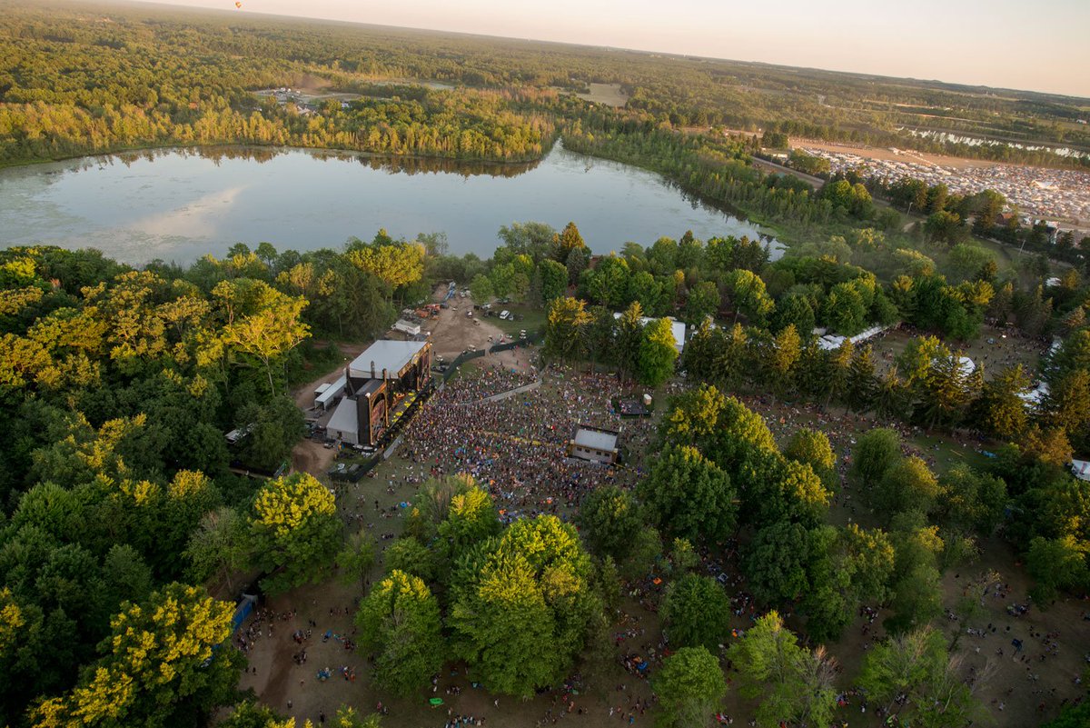 Electric_Forest's tweet image. Soaring as the sun tickles the trees. #EF2X17