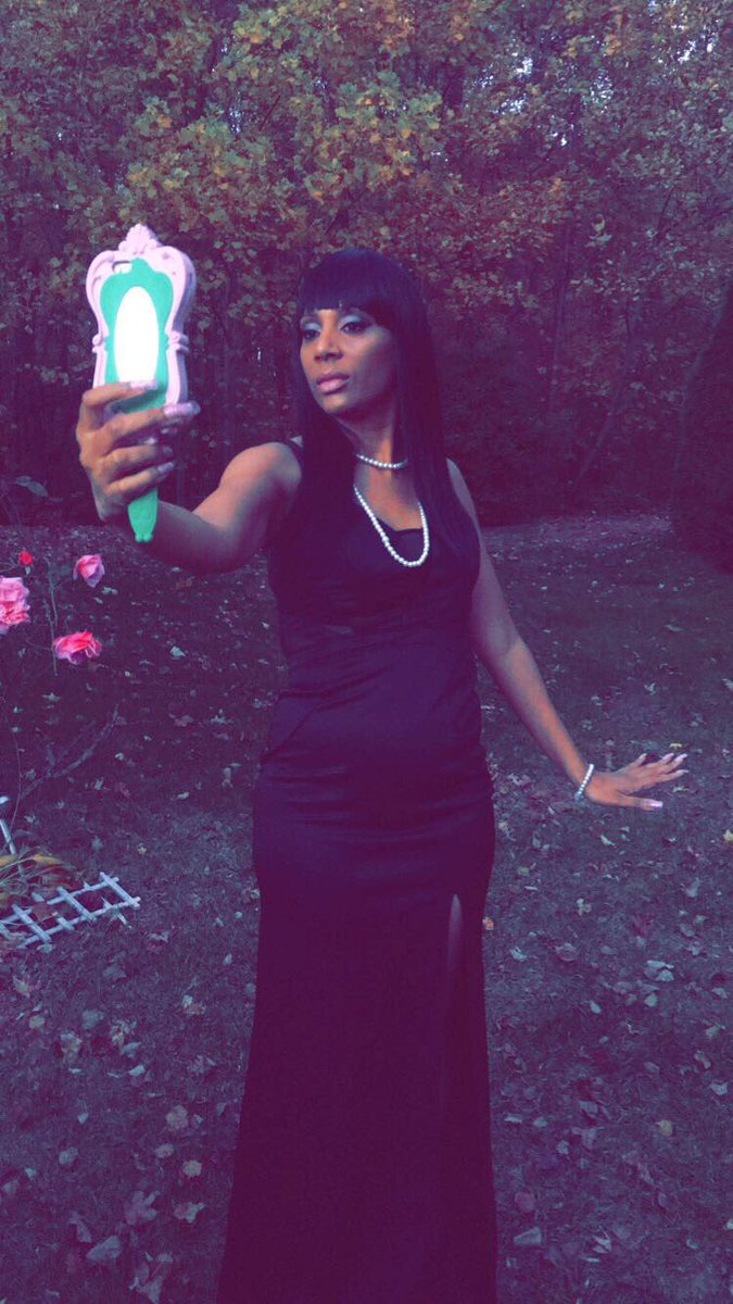 Ajahbaybe's tweet image. My mom is celebrating her Chapters' Charter Anniversary 😍 ! #61Years #TempleMade @DeltaMu_AKAs
🐸💖💚  #Spring92 👏🏾😌