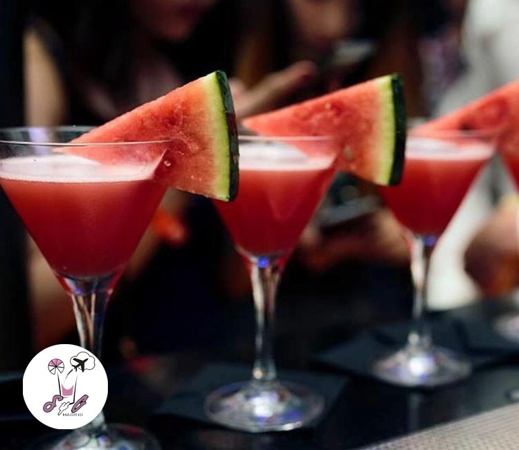 rrppdiscotecas's tweet photo. Sábado de #fiesta ¿Con quién has pasado tú tus mejores noches?🍸 https://t.co/W7ueVHdZok