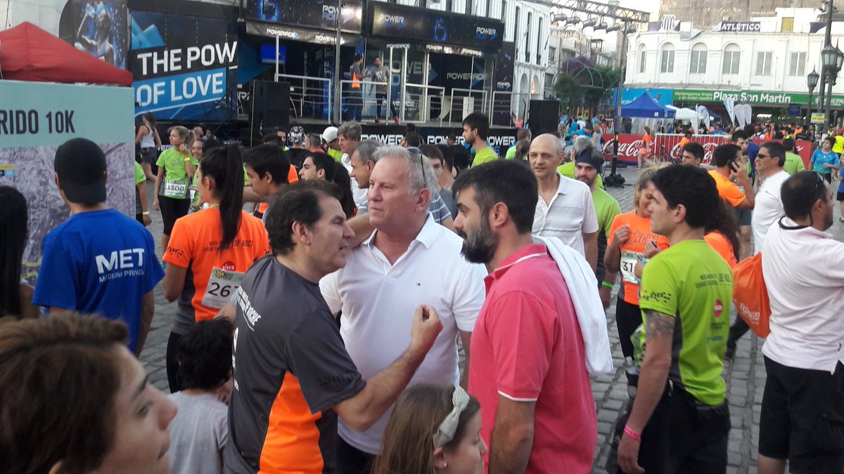 Media #Maraton Ciudad de #Córdoba de Noche. Se viene la largada. Más de 3000 inscriptos.