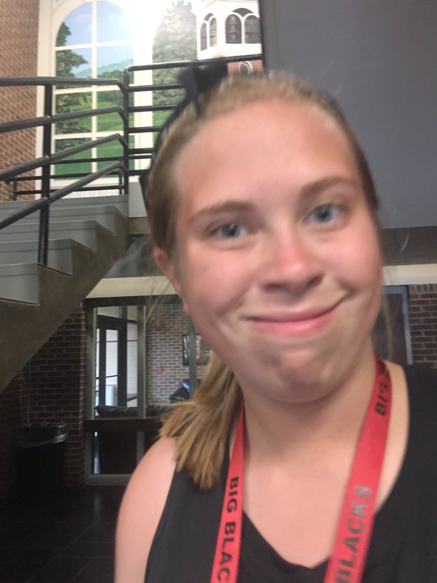 ZaraWolf02's tweet photo. When you realize your band doesn't suck#GRAND CHAMP https://t.co/Dz9FzHEyE2