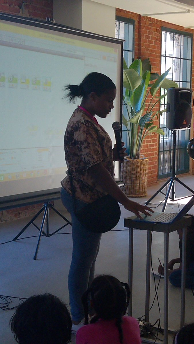 volunteerBGCLA's tweet photo. #Presentation time! #RoboticExpo #BGCLA2016#ChangeHERpath https://t.co/gLmhA9xriO