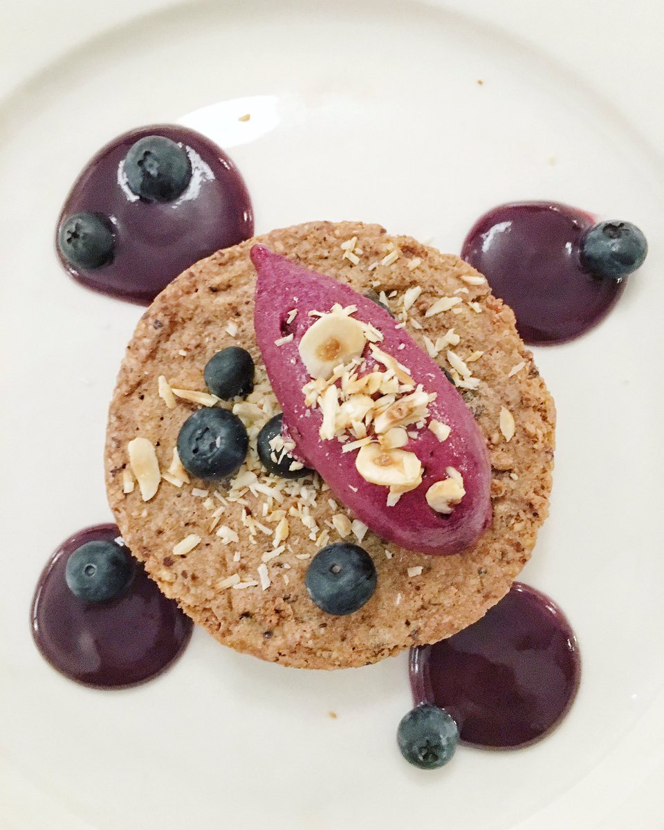 Ottima cena da <a href="/LeApiOsteria/">Le Api Osteria</a> con lo chef Hide Matsumoto.
Grazie del consiglio <a href="/matteofronduti/">Matteo Fronduti</a> 😉👍🏻