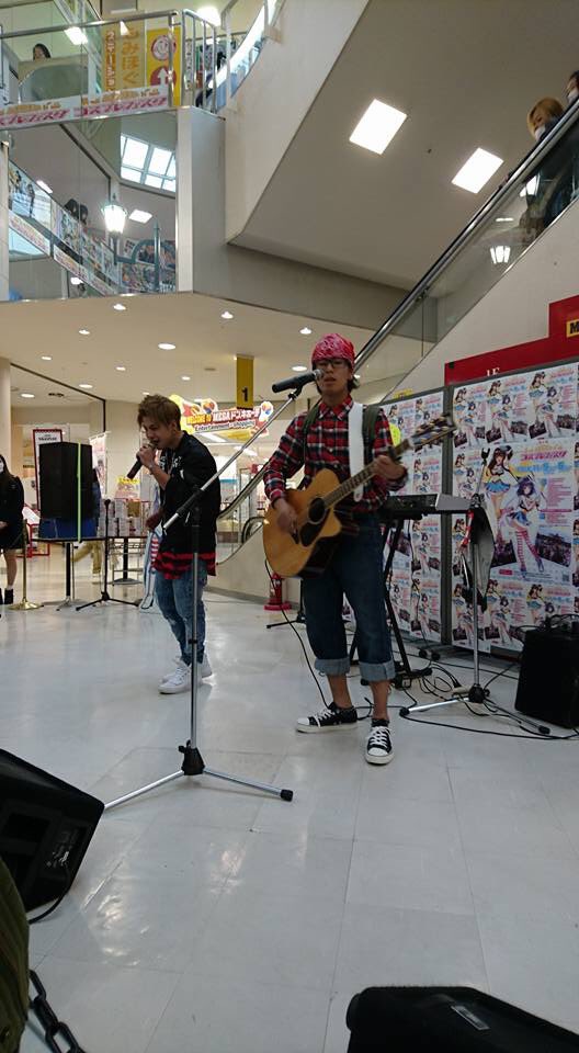 舜将 Shunsuke 11月6日ライブレポート 1 昨日のコスプレフェスタin苫小牧メガドンキ ほんっとに雪がちらついて寒い中 遊びにきてくれた方々ありがとうございます 苫小牧メガドンキでは次11月27日 になるかも また よろしくお願いします