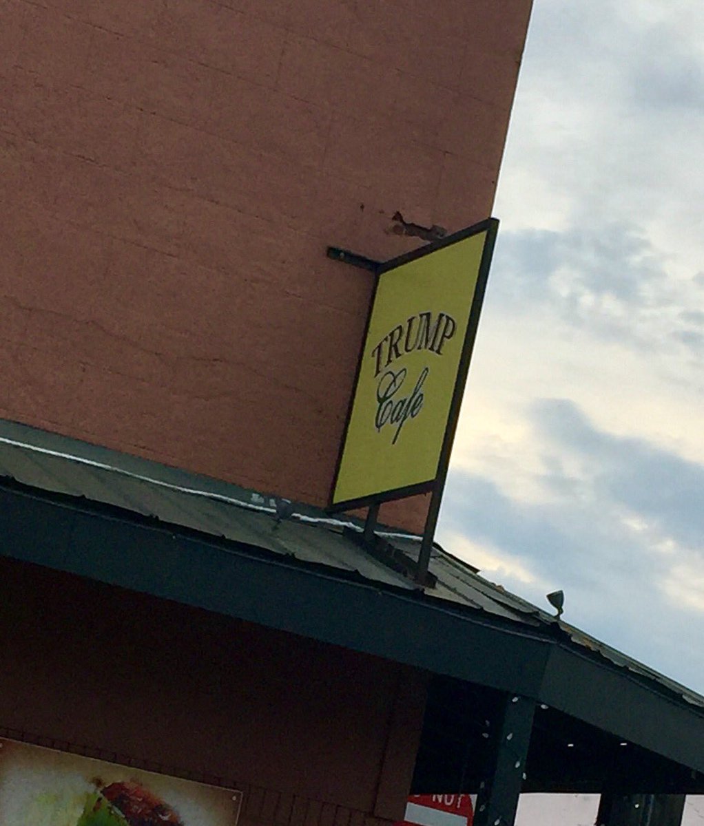its_me_kaitlyn's tweet photo. Make eating out great again. #TrumpCafe #BellvilleTexas #MakeAmericaGreatAgain @realDonaldTrump @DonaldJTrumpJr @TeamTrump https://t.co/LOzbaGkPSy