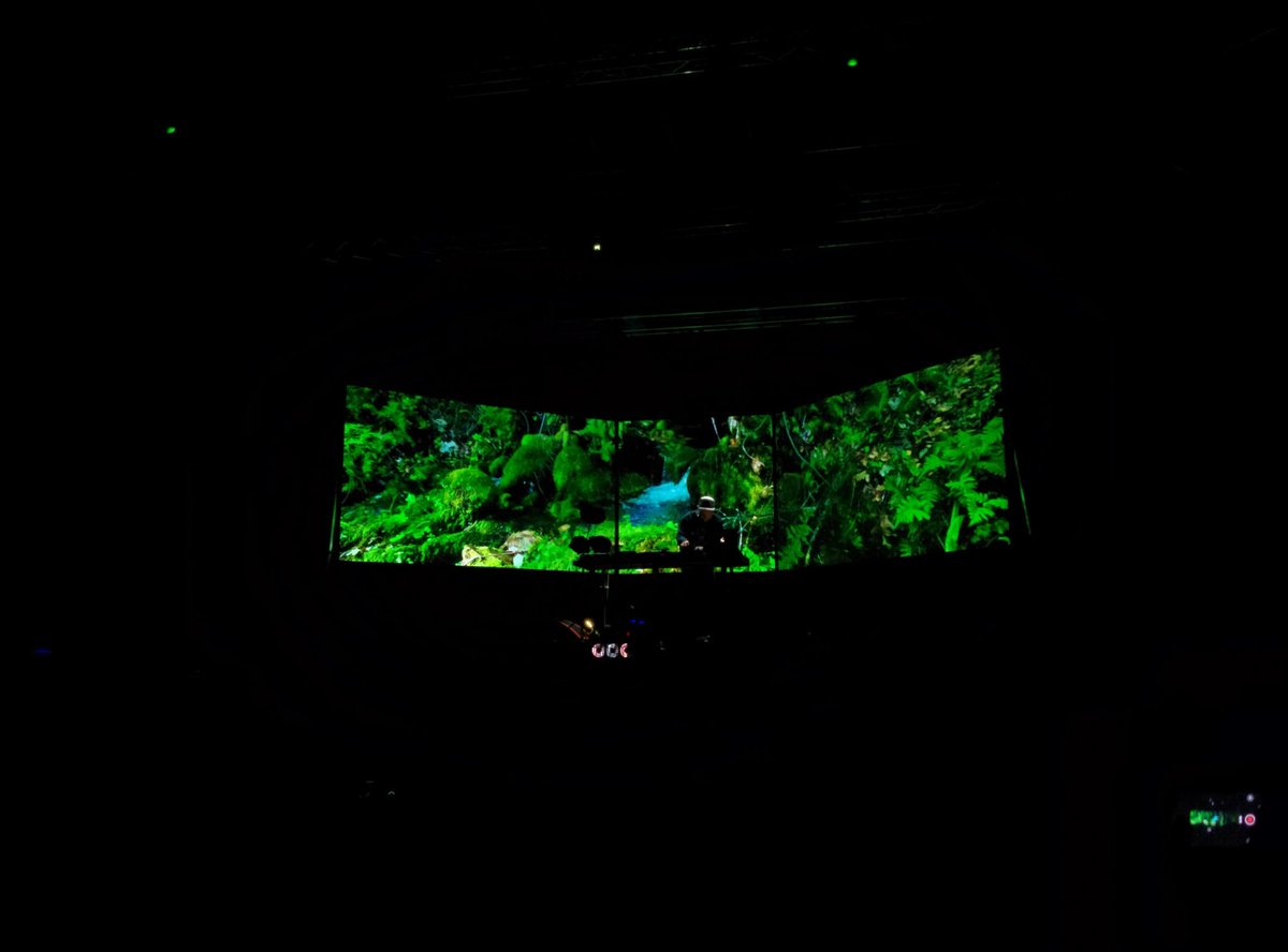 JeanLucPassage's tweet photo. @djshadow back to the future at @ClubToClub @ricciardones #iamc2c #Turin https://t.co/2v5LLRPLlv