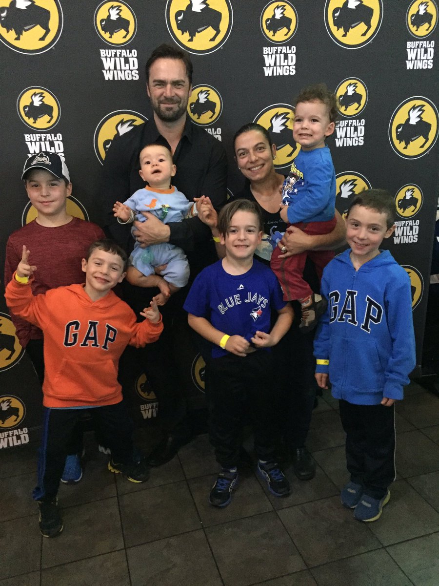 Quiniption's tweet image. #bwwleafsparty