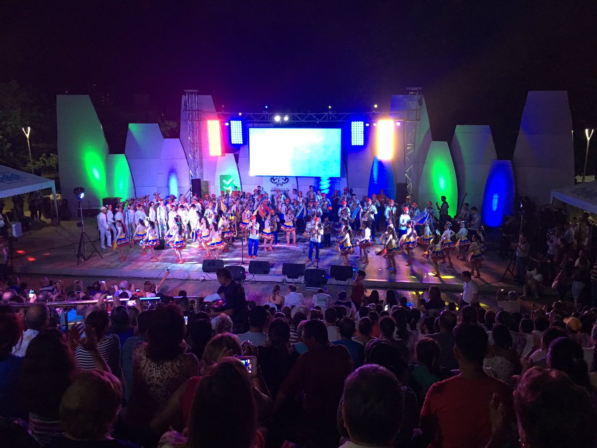 Excelente noche en esta versión de #ConciertoAlParque con la <a href="/BandadeBaranoa/">Banda de Baranoa</a> <a href="/fefimendozav/">Stephanie Mendoza</a> <a href="/veranodelarosa/">Eduardo Verano de la Rosa</a> @mariateresatl