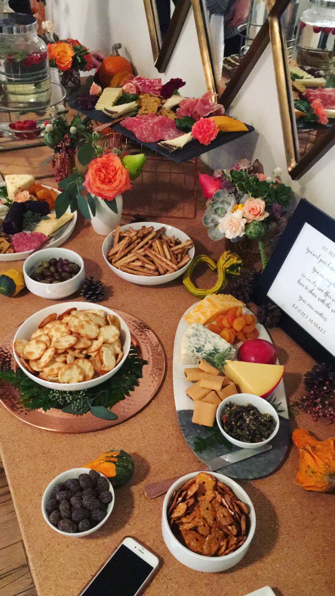 IDAROSEevents's tweet photo. We had the best time helping plan today's @Ringlet_Market workshop feat. @megbiram @TickledLauren @ShopMatine <3 https://t.co/oi5sNlhyXQ