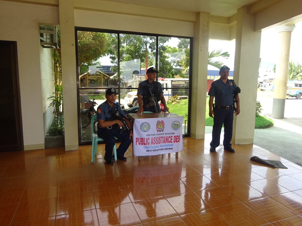 siatonpsnoppo's tweet photo. @norppopro18 @pronegros18 #PNPPATROLPLAN2030 #UNDAS2016 established PADs to the cemeteries terminals Public Market https://t.co/dXPKaZOuSp
