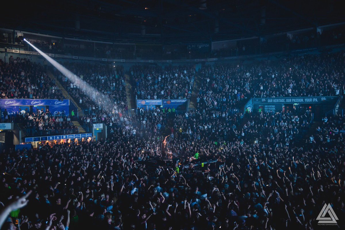 bastille's tweet photo. Nottingham thank you so much for tonight! #WildWildWorldTour https://t.co/LspRtOKHKR